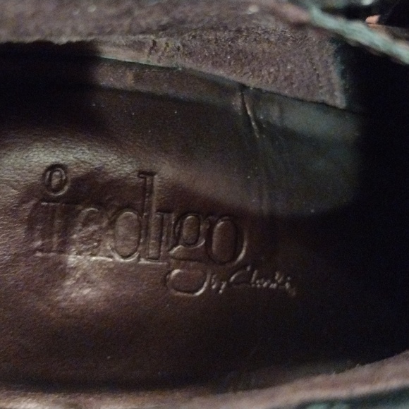 Indigo by Clarks women's Hedda Black Lea booties. EUC like new in box. Size 9M. - Picture 9 of 11